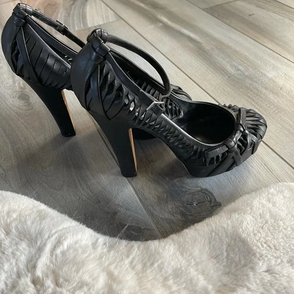 Vintage,Authentic Christian Dior in great shape 5”heel 1” Platform size 38 1/2 - Picture 6 of 7